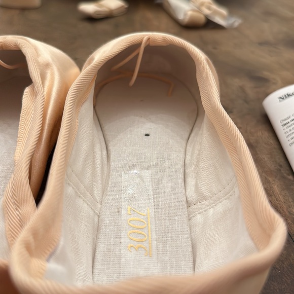 brand new Nikolay 3007 pointe shoes (7 1/2, XXX, M) - Picture 8 of 12